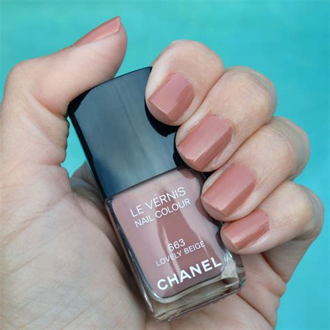 chanel le vernis 889|chanel lovely beige nail polish.